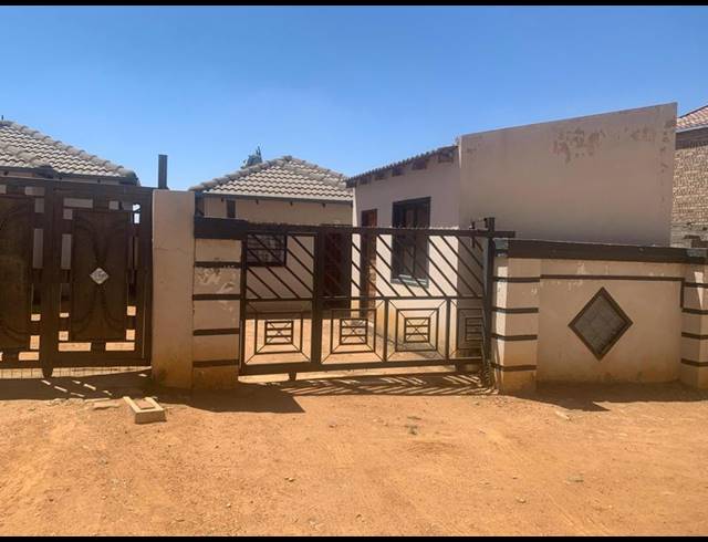 3 BEDROOM HOUSE FOR SALE IN CLAYVILLE